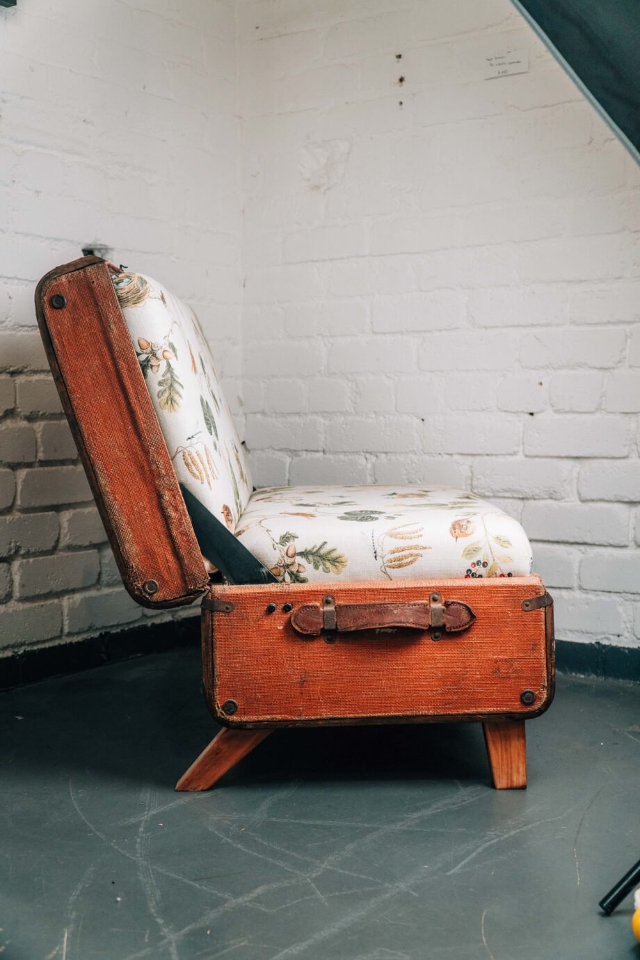 Suitcase sofa - by Wendy Lemmon