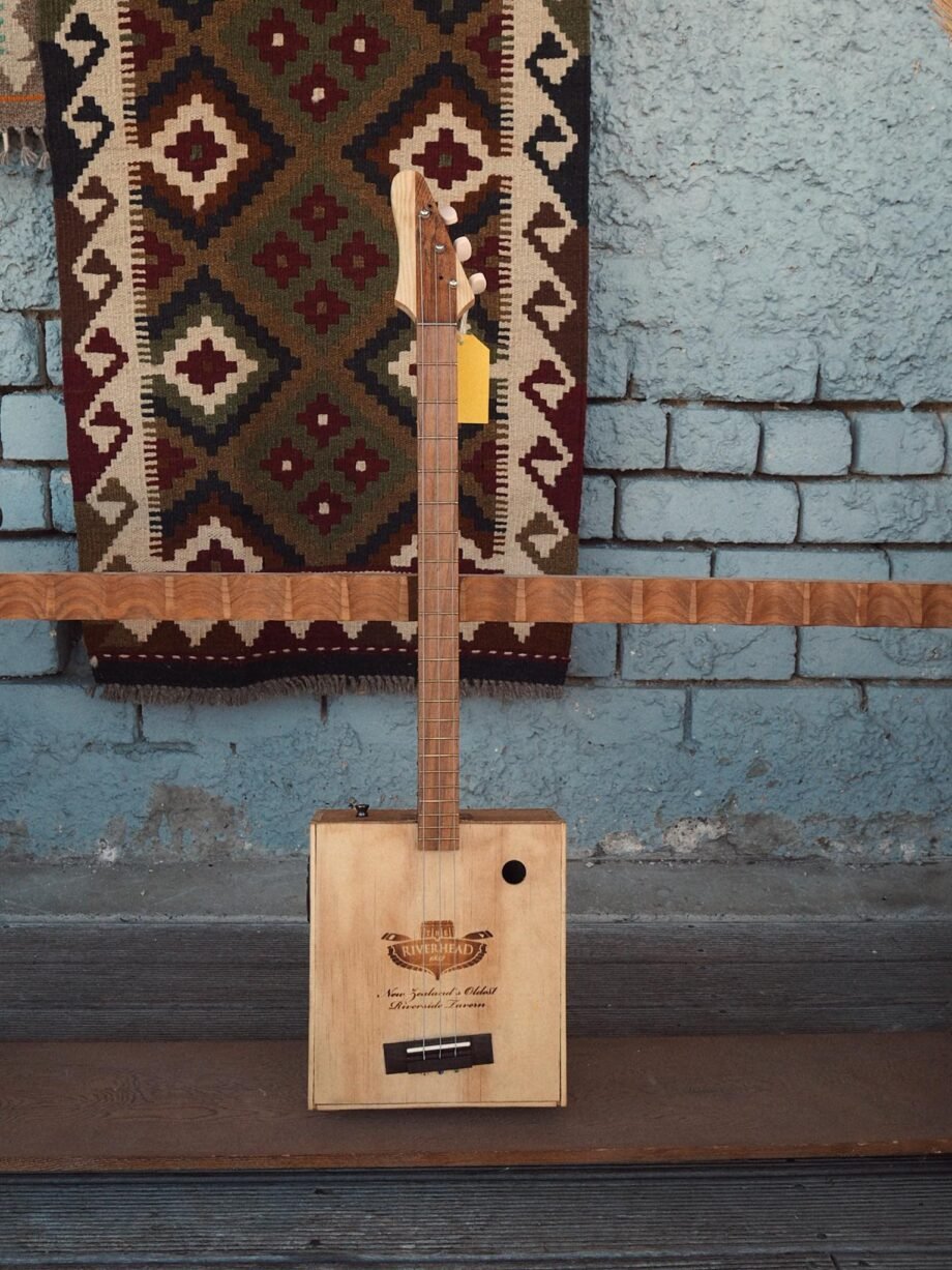 RIVERHEAD - 3 string cigar box guitar