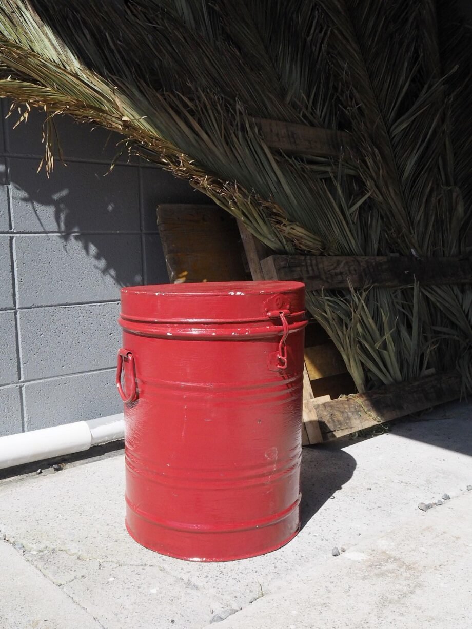 Vintage Bucket - red
