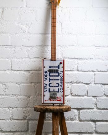 New York plate three strings guitar