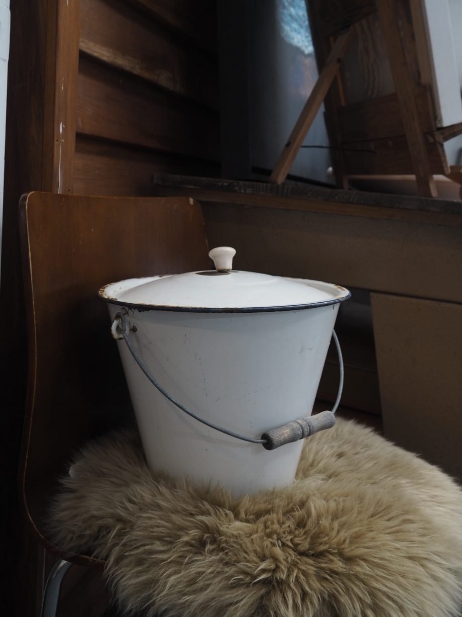 Vintage Emaille Bucket with Wooden Handle