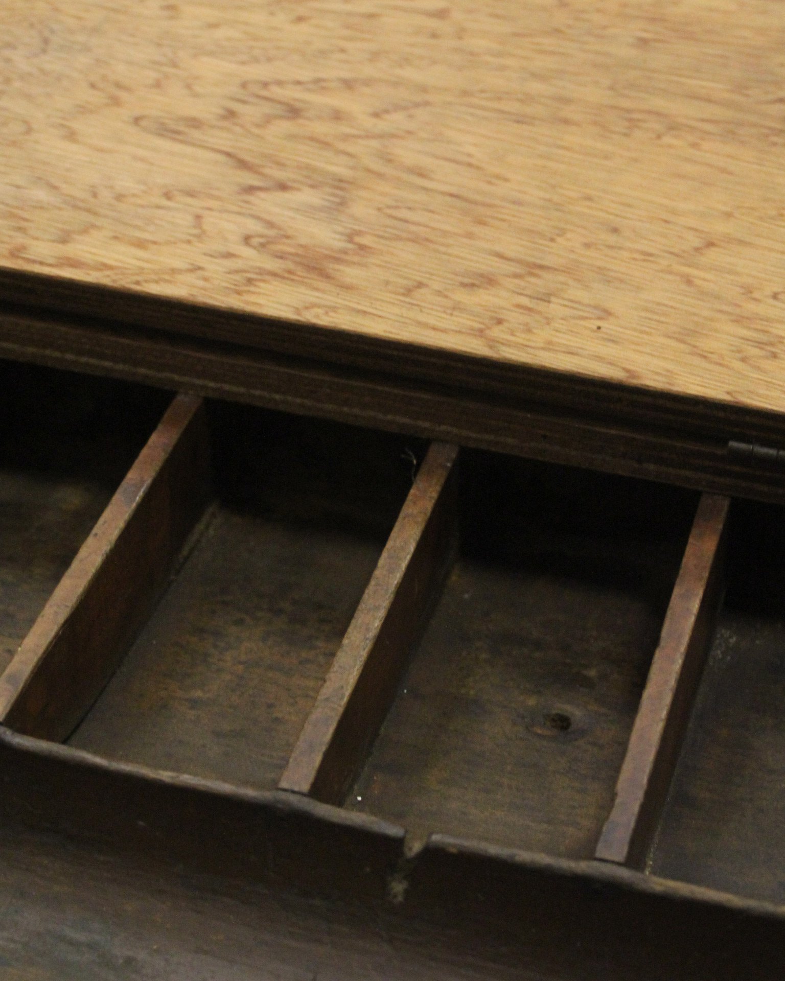 Rivet-vintage-gallery-shop-raglan_cash register