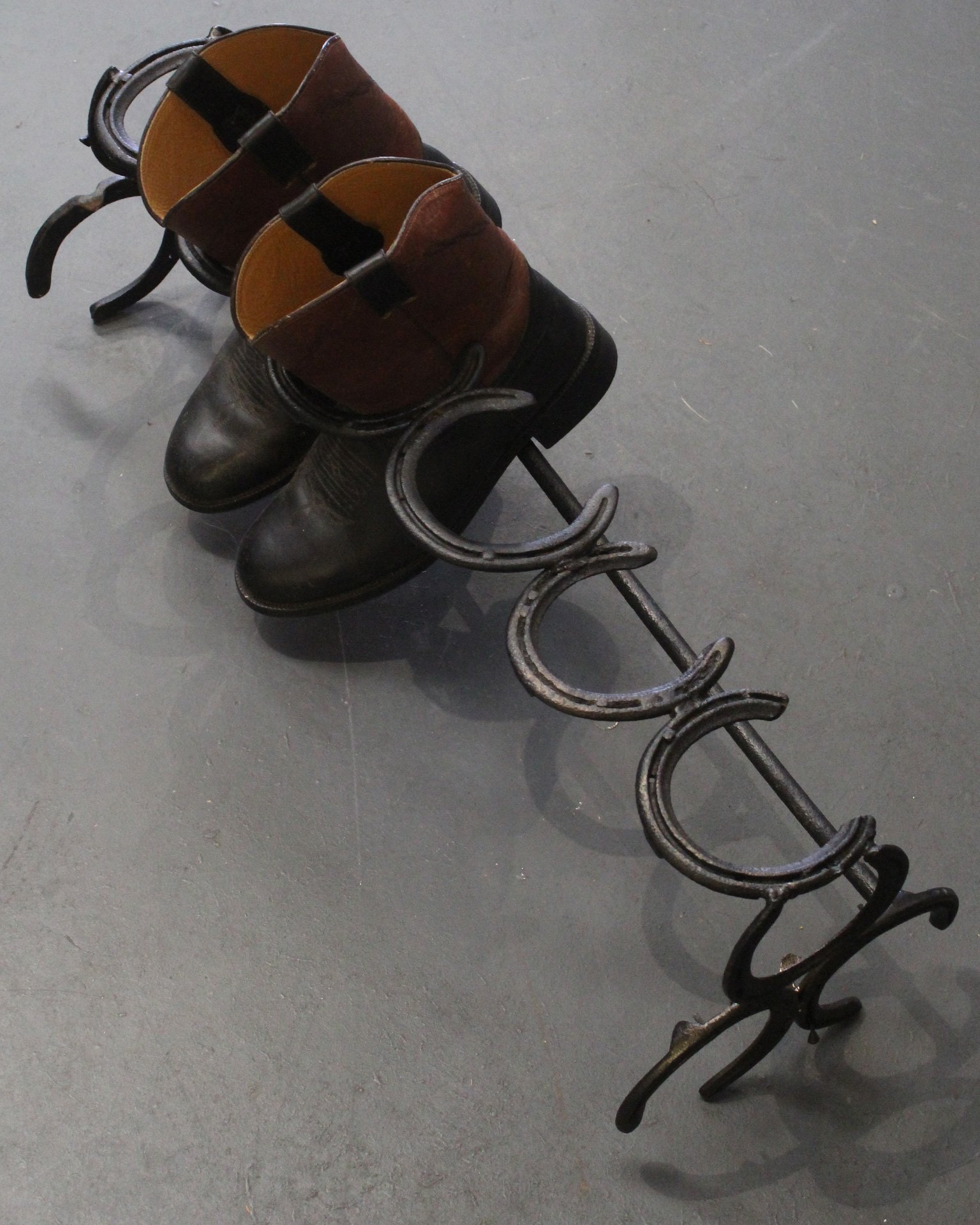 Rivet-vintage-gallery-shop-raglan_horseshoe shoerack