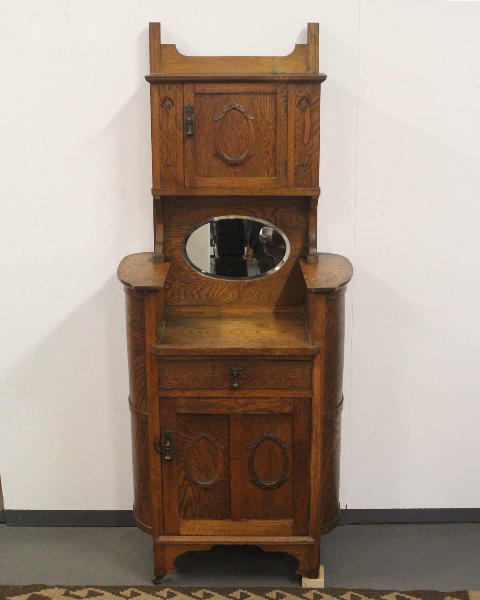 Rivet-vintage-gallery-shop-raglan_washingtable