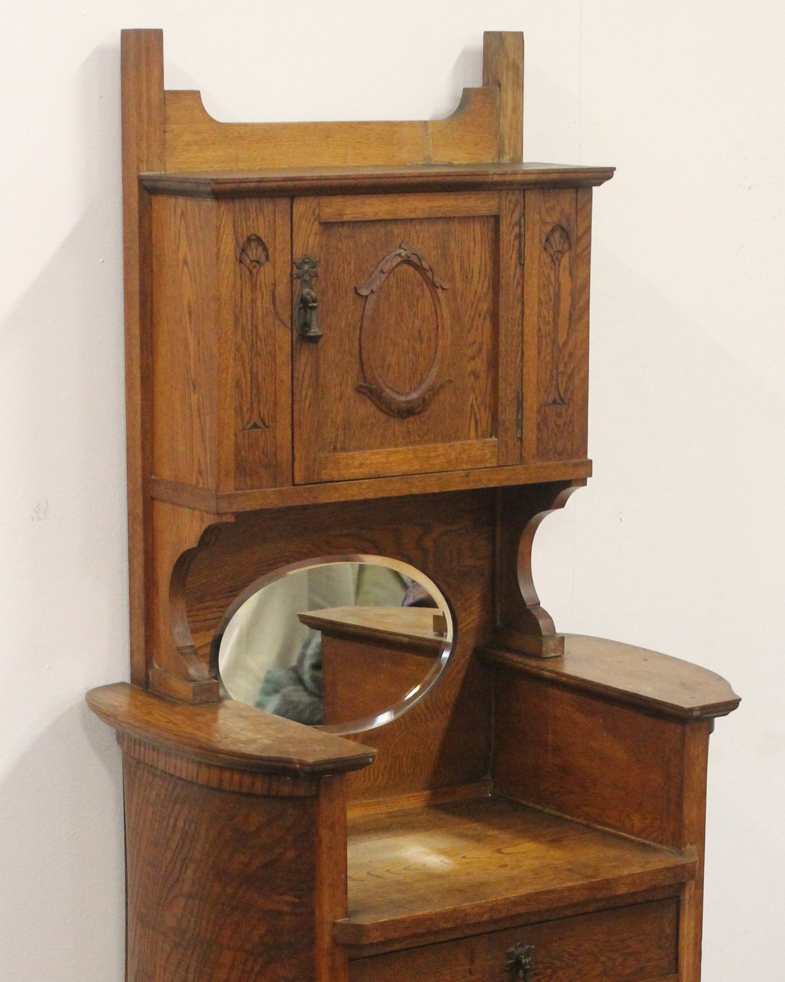 Rivet-vintage-gallery-shop-raglan_washingtable