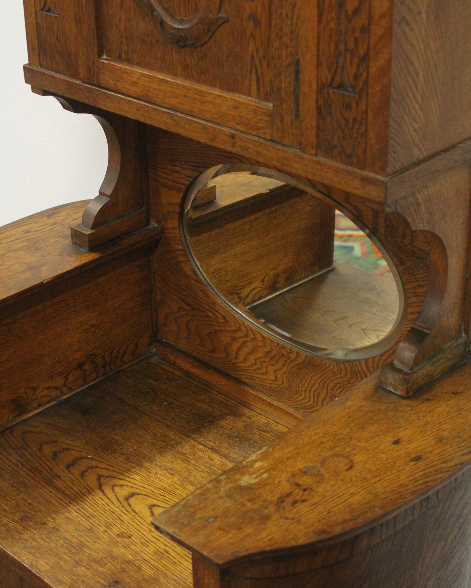 Rivet-vintage-gallery-shop-raglan_washingtable